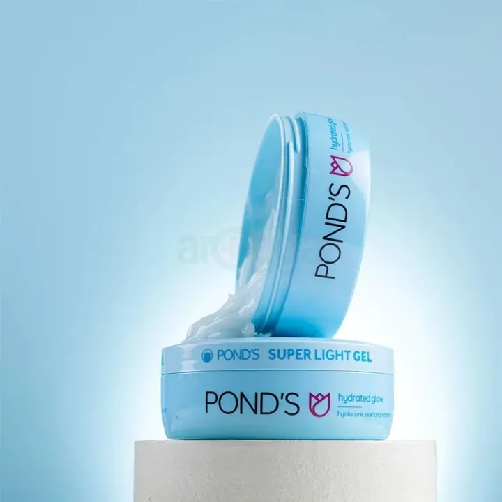 POND'S%20Super%20Light%20Gel%20Hydrated%20Glow%20&%20Vitamin%20E%20-%2050ml%20-%20Image%203