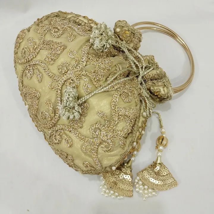 latest%20potli%20pouch%20purse%20clutch%20bag%20with%20round%20metal%20handle%20-%20Image%203