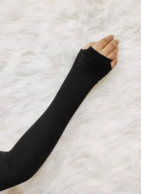 Fingerless%20Hand%20Gloves/%20Hand%20Sleeves%20for%20Woman/%20Girls.%20-%20Image%204
