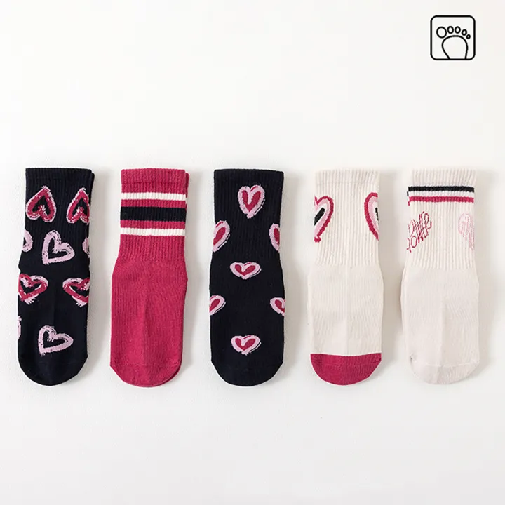 5%20pairs%20of%20girls',%20medium,%20and%20large%20children's%20heart-shaped%20striped%20pattern%20floor%20socks,%20mid%20tube%20socks,%20anti%20slip,%20wear-resist%20-%20Image%202