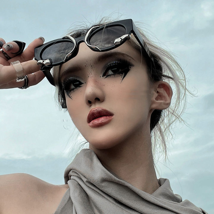 1pc%20Retro%20Small%20Frame%20Three-Dimensional%20Snake%20Y2k%20Spicy%20Girl%20Personality%20Street%20Photo%20Trend%20Men%20And%20Women'S%20Sunglasses%20Shades%20-%20Image%202