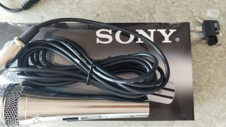 Sony%20Legendary%20Vocal%20Microphone%20-%20Image%203