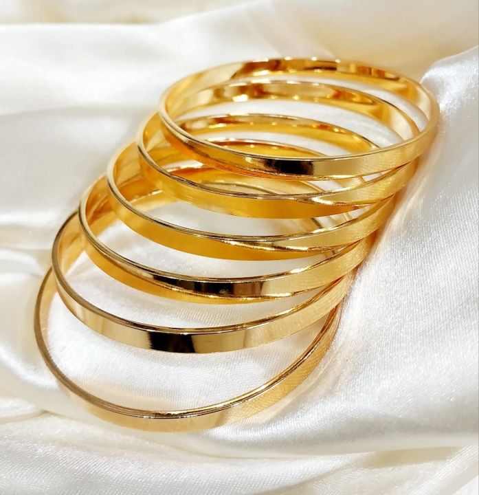 Golden%20Plain%20bangles%20-%20Image%202