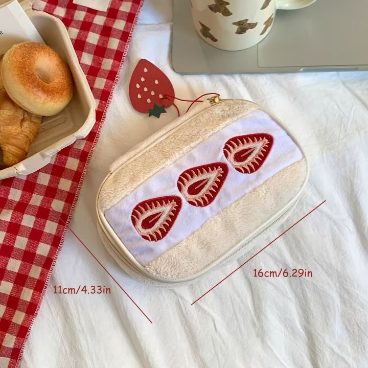 1Pc%20Strawberry%20Embroidery%20Makeup%20Bag%20with%20Checkered%20Lining%20Portable%20Cosmetic%20Pouch%20Cute%20/Korean%20Style%20Embroidered%20Bag%20for%20Travel%20-%20Image%203
