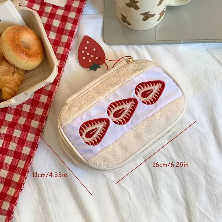 1Pc%20Strawberry%20Embroidery%20Makeup%20Bag%20with%20Checkered%20Lining%20Portable%20Cosmetic%20Pouch%20Cute%20/Korean%20Style%20Embroidered%20Bag%20for%20Travel%20-%20Image%203