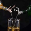 Zinc Alloy Wine Pourer and Bottle Stopper Deer Stag Head Shape Red Pourer Wine Cap Pouring Party . 