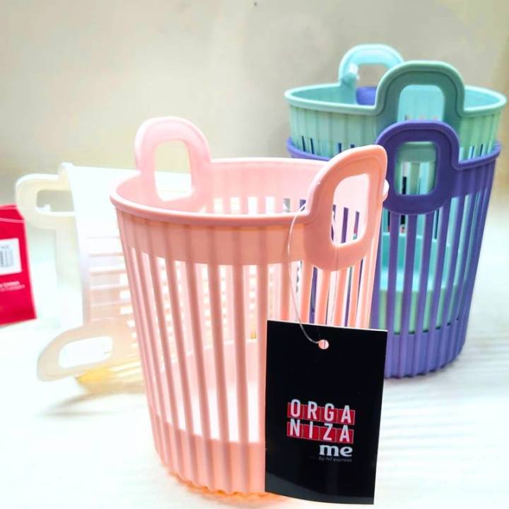Small%20Round%20Slatted%20Wastebasket%20for%20Office%20or%20Home%0ADurable%20PP%20Plastic%20Mini%20Trash%20Can,%208.5%20cm%20Base%20with%20handle%20-%20Image%202