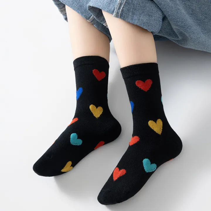 Three%20Pairs%20of%20Girls'%20Socks%20for%20Spring%20and%20Autumn,%20Sweet%20and%20Versatile,%20with%20a%20Heart-Shaped%20Color%20Block%20Design%20-%20Image%202