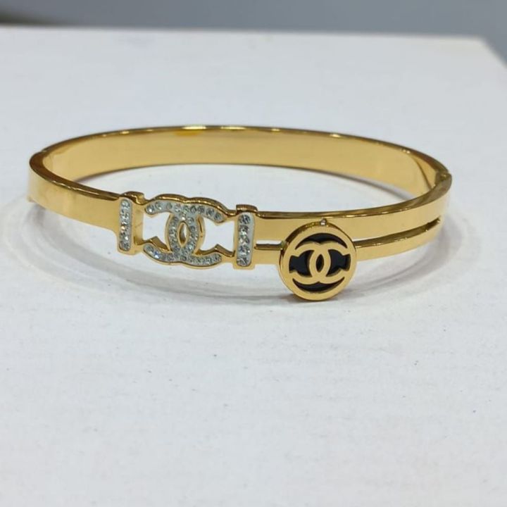 Hand%20bracelet%20for%20unisex%20-%20Image%203