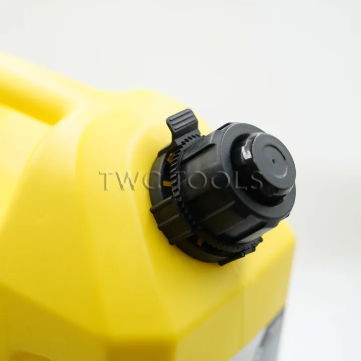 Seaflo%20Fuel%20Tank,%20Diesel%20Fuel,%20Spare%20Gallon,%2010%20Liter%20Gallon%20of%20Fuel,%20Spare%20Fuel%20Gallon.%20-%20Image%204