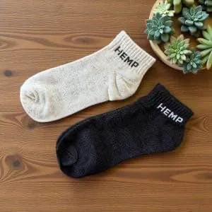Unisex%20Eco-Friendly%20Hemp%20Socks%20for%20Men%20&%20Women%20%7C%20Sustainable%20&%20Odor-Resistant%20-%20Image%204