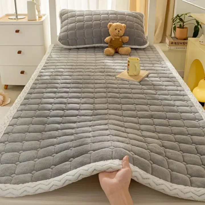 Milk%20Velvet%20Mattress%20Pad%20Soft%20Breathable%20Bedding%20Protector%20Queen%20Size%20Comfortable%20Quilted%20Top%20Mattress%20Cover%20-%20Image%202