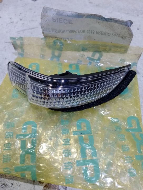 Toyota%20axio%20alion%20premio%20mirror%20lights%20-%20Image%203
