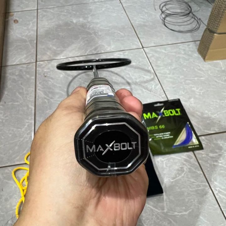 MAXBOLT%20BLACK%20WOVEN%20Limited%20Edition%20Badminton%20Racket%20with%20cover%20-%20Image%207