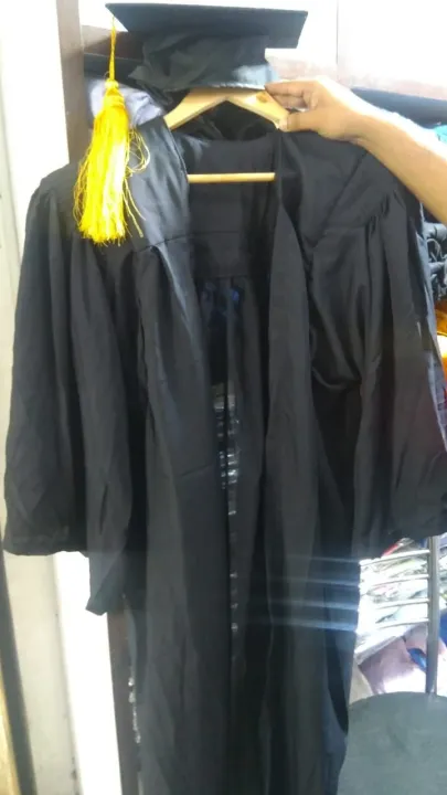 Graduation%20gown%20cap%20set%20with%20Tassel.%20-%20Image%202