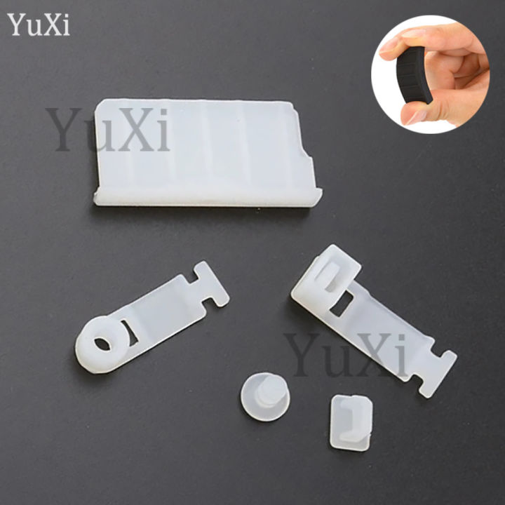 1%20Set%20Silicone%20Anti-Dust%20Plug%20Charging%20Dock%20Earphone%20Jack%20Dust%20Proof%20Protector%20Cover%20Cap%20for%20New%203DS%20XL/LL%202DS%203DS%20XL%20LL%20-%20Image%204