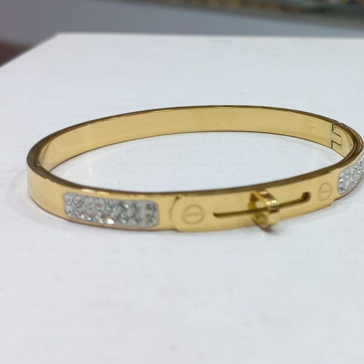 Hand%20bracelet%20for%20unisex%20-%20Image%206