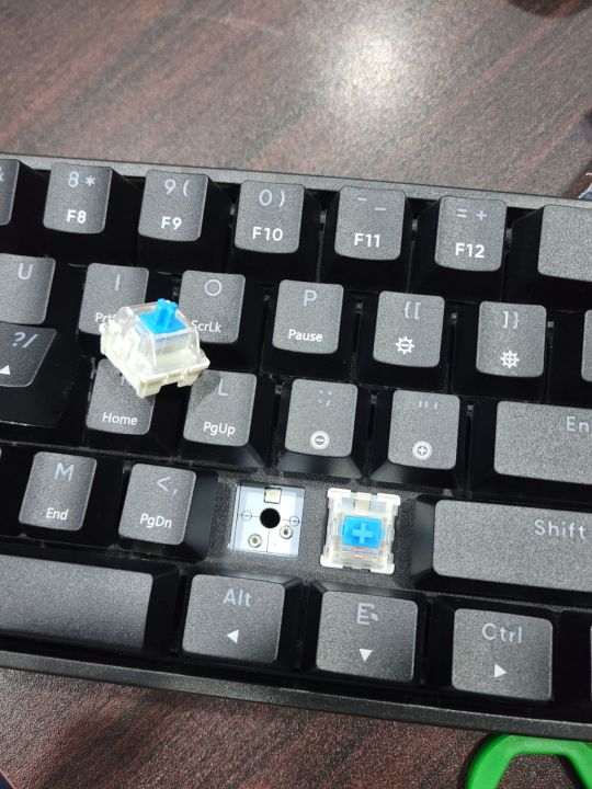 AK61%20Hot%20Swappable%20Mechanical%20Keyboard%2060%25%20Layout,%20Hot%20Swappable%20keys%20easy%20to%20reinstall%20Keys,%20Blue%20Switches,%20-%20Image%207