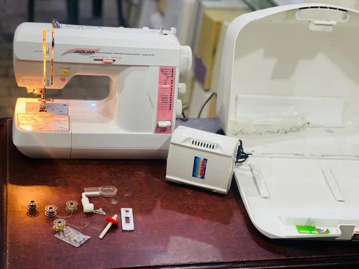 Jaguar%20sewing%20machine%20-%20Image%203