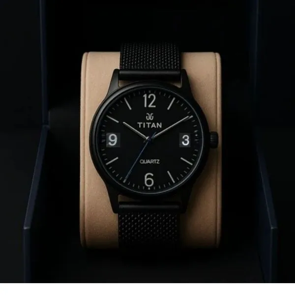 Men's%20Fashionable%20Quartz%20Analog%20Watch%20%E2%80%93%20Cool%20Design%20with%20Rubber%20Strap%20-%20Image%202