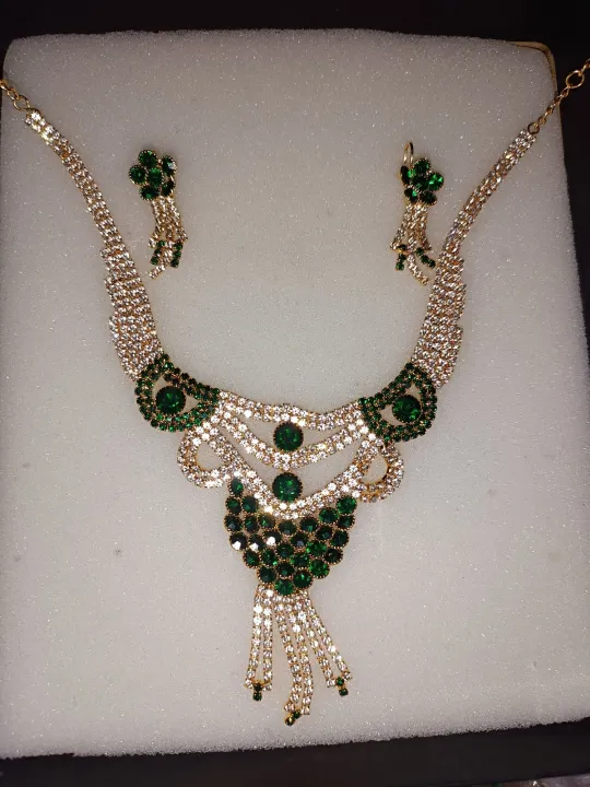 Stylish%20green%20cut%20stone%20jewelry%20set%20for%20weddings/%20Eid%20imported%20from%20UAE%20-%20Image%202