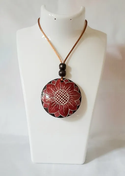 Handmade%20coconut%20shell%20neklace%20traditional%20flower%20pendant%20two%20side%20hand%20painting%20juwellary%20eco%20friendly.%20-%20Image%206