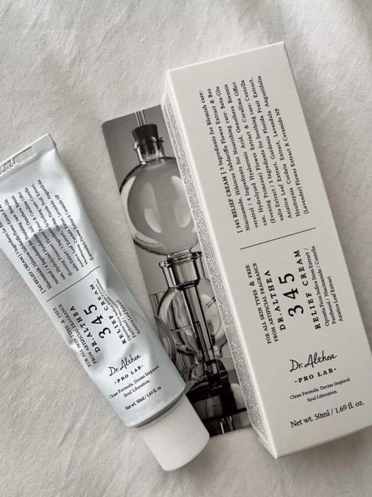 Dr.Althea%20345%20Relief%20Cream%20%7C%20Daily%20Face%20Moisturizer%20%7C%20Blemish%20%7C%20Korean%20Vegan%20Skin%20Care%20for%20All%20Skin%20Types%2050ml%20-%20Image%206