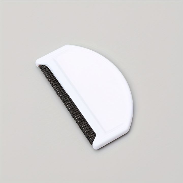 Amber%20Clothes%20Lint%20Brush%20-%20Semi-Circular%20Wool%20Fabric%20Shaver,%20Manual%20Lint%20Remover%20for%20Sweaters/Coats%20(Garment%20Care%20Tool)%20-%20Image%207