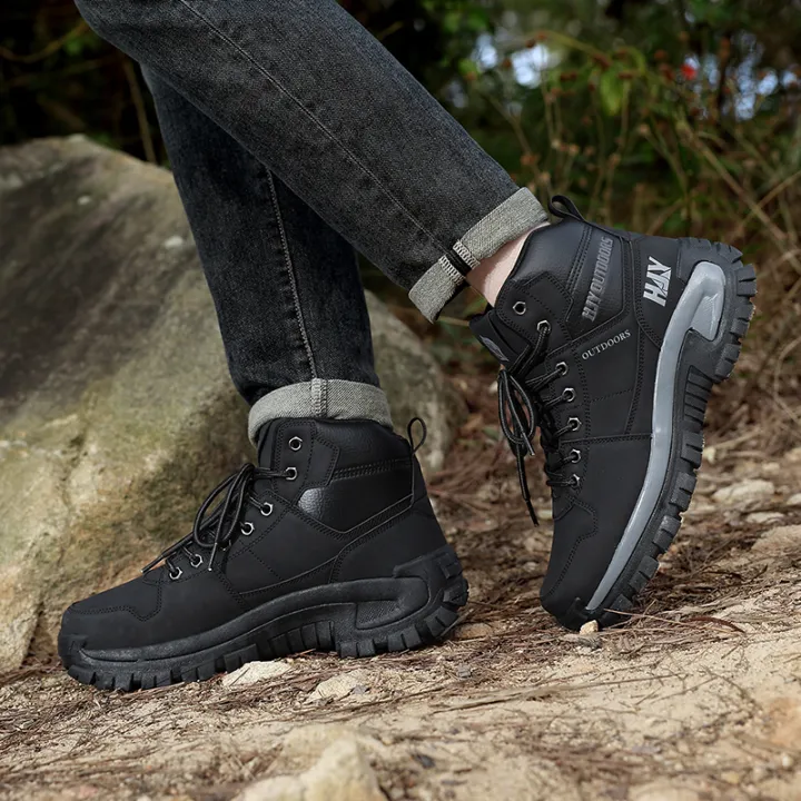 High-Top%20Leather%20Men's%20Boots%20Breathable%20Desert%20Combat%20Boots%20Outdoor%20Non-slip%20Hiking%20Boots%20Men%20Motorcycle%20Boots%20Work%20Ankle%20Boots%20-%20Image%205