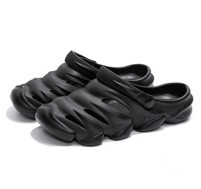 Casual New Super Comfortable Soft Hollow-out Clogs Breathable Non-Slip Outdoor Half Shoes Sandals for Men