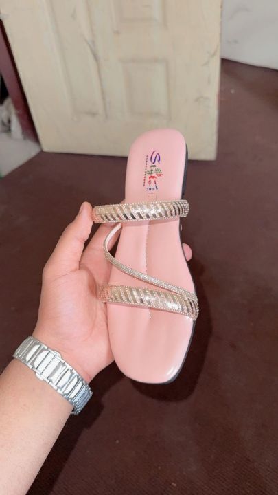 New%20women's%20and%20stylish%20and%20unique%20with%20comfortable%20ladies%20for%20girls%20flat%20slippers%20-%20Image%204