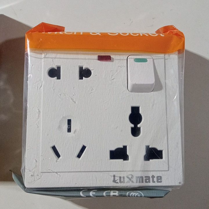 Luxmete premium six pin socket