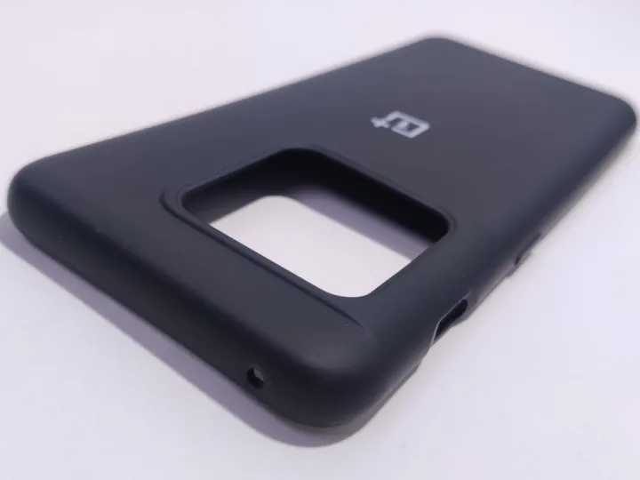OnePlus%2010%20Pro%20Official%20Silicone%20Case%20With%20Logo%20-%20Image%204