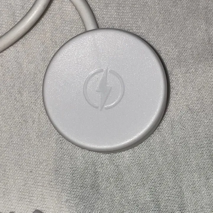 "Magnetic%20Wireless%20Charging%20Cable%20for%20Smartwatches%20-%20Compatible%20with%20T800%20Ultra%20/%20T900%20Ultra%20Smart%20Watches"%20-%20Image%203