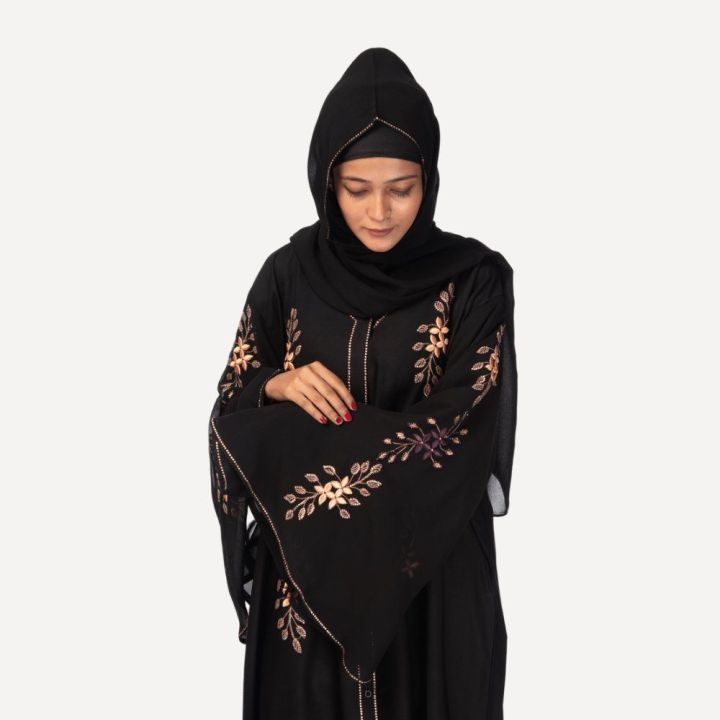 Black%20embroidered%20abaye%20-%20Image%205