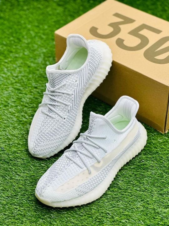 Yeezy 350 v2 Shoes Daraz.pk