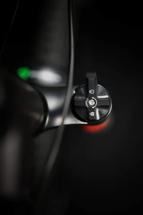 ROCKRIDER%20STUNT%20SEEKER%20Frame:%2026",%206061%20Light%20weight%20alloy%20with%20Internal%20Cable%20Routing.%20-%20Image%206