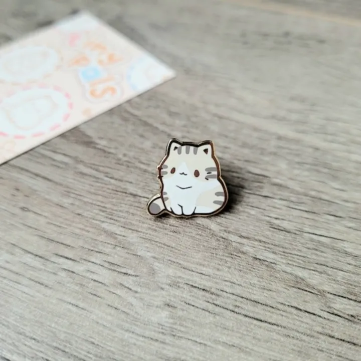 Cute%20Tiny%20Cat%20Enamel%20Pins%20Kawaii%20Kitten%20Metal%20Badge%20Cartoon%20Animal%20Brooch%20for%20Jewelry%20Accessory%20%20for%20Cats'%20Lovers%20-%20Image%203
