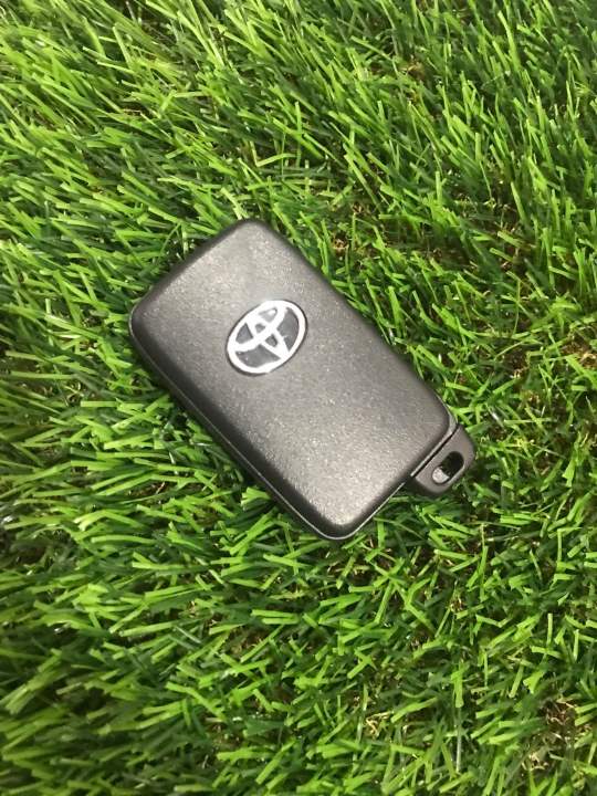 Toyota%20Prado%20Axio%20Smart%20Key%20Shell%20Housing%20-%20Image%204