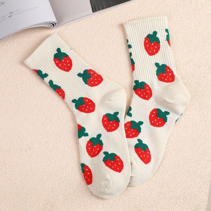 Trend%20Socks%20for%20Women%20%E2%80%93%20Cute%20Strawberry%20Heart%20Cotton%20Crew%20Socks%20-%20Image%208