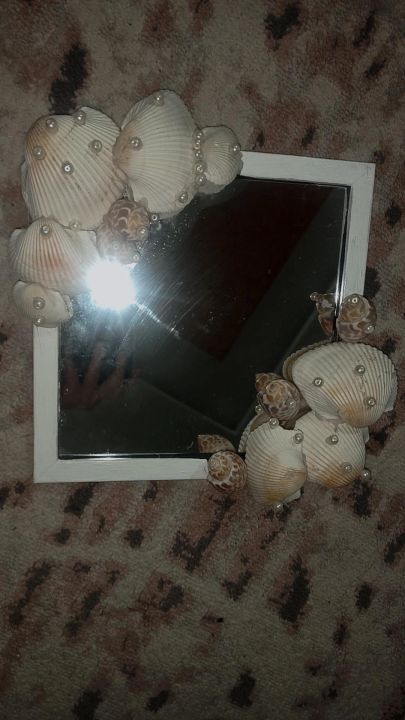 decore%20mirror,hand%20made%20mirror%20with%20seashells%20and%20pearls%20-%20Image%205