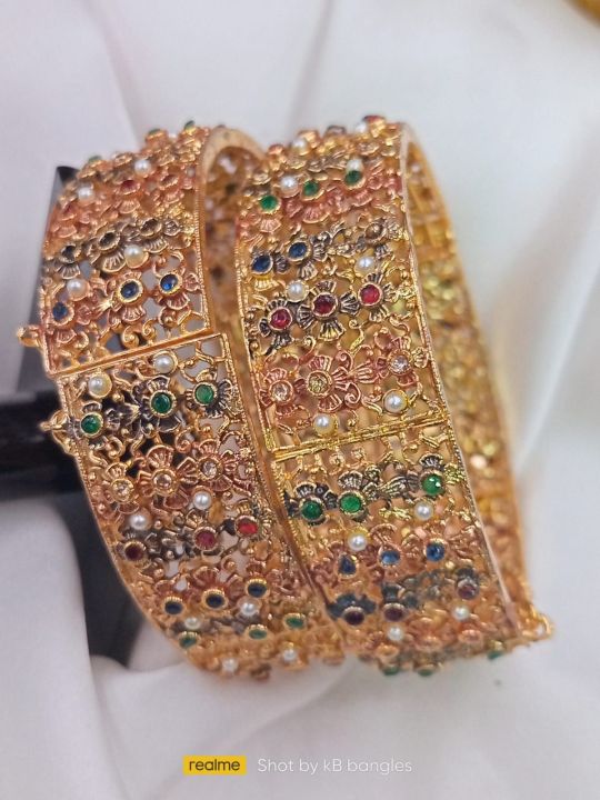Bangles%20(%DA%A9%DA%91%DB%92)%20-%20Image%203