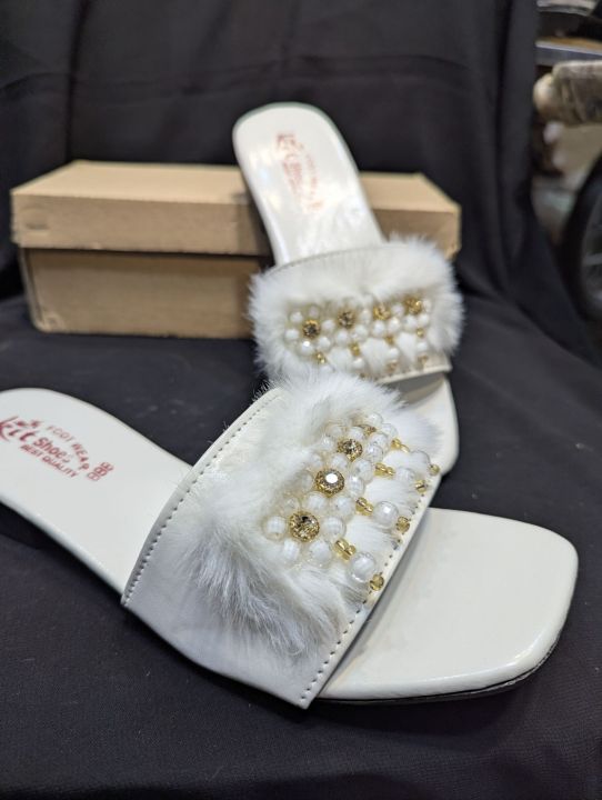 white%20mule%20-%20Image%202