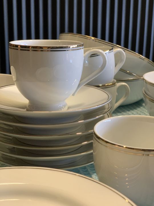 Sri%20ceylon%20porcelain%2033%20pcs%20Double%20goldline%20dinnerware%20-%20Image%202