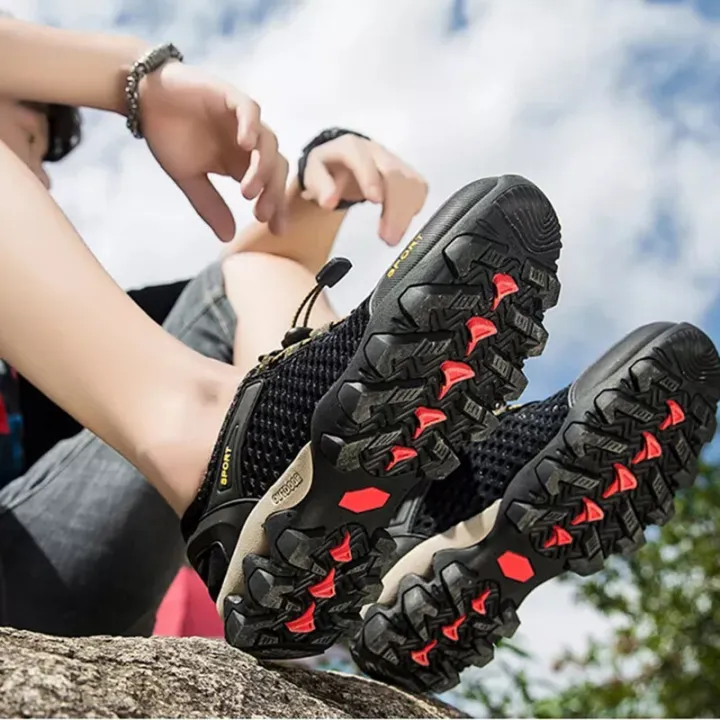 Fashion%20Hiking%20Shoes,%20Suitable%20for%20Hiking%20in%20the%20Mountains,%20Comfortable%20to%20Wear.%20Soft%20Soles%20with%20Good%20Grip.%20-%20Image%203