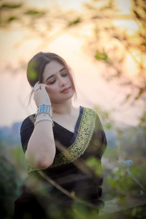 Tangail%20traditional%20halfsilk%20small%20paar%20saree/New%20model%20black%20saree%20-%20Image%203