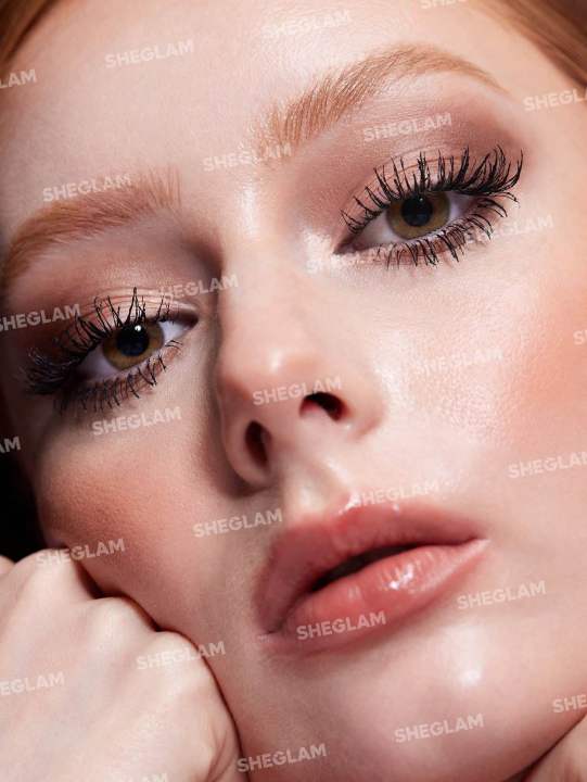 Sheglam%20Flutter%20Wink%20Volumizing%20Mascara%20-%20Image%202