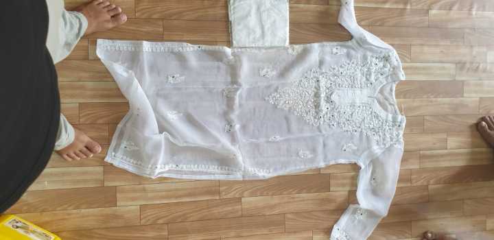Chickenkari%20Handwork%20Soft%20Georgette%20Kurti%20-%20Image%207