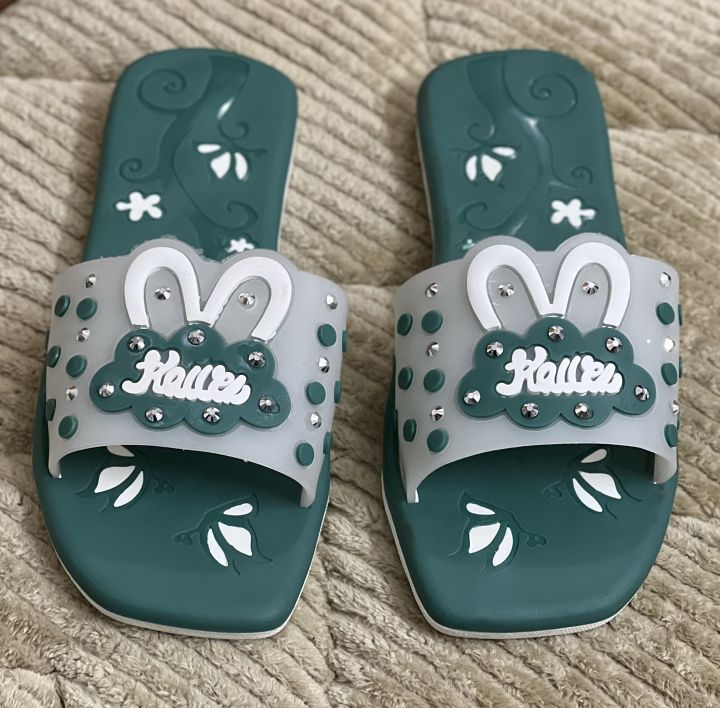 New%20Cute%20Design%20Silicone%20Upper%20Flat%20Slipper%20Sandals%20for%20Girls%20&%20Womens%20-%20Image%2010