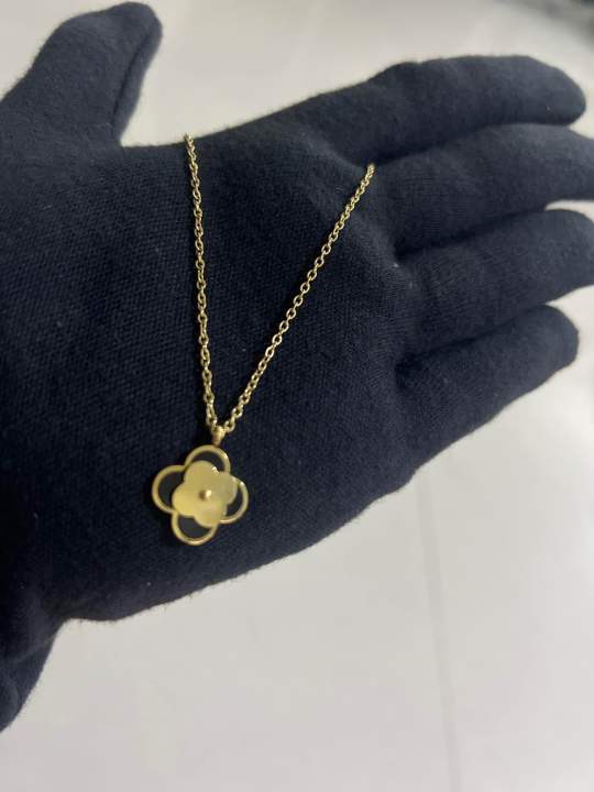 Branded%20Van%20Cleef%20Studs/Tops/Earrings%20-%20Image%207